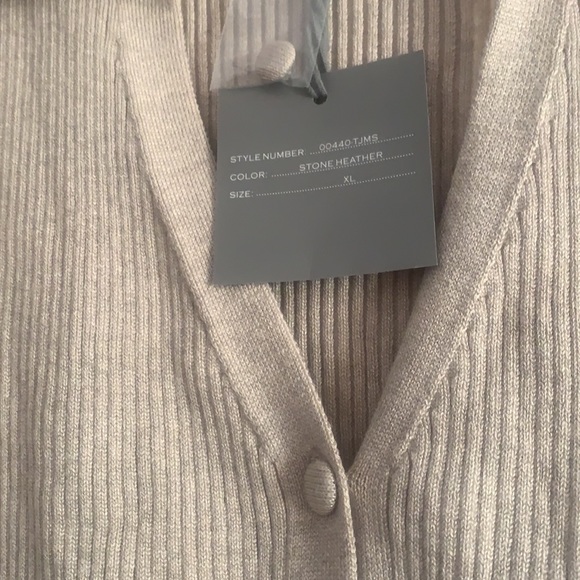 Sweater - Picture 4 of 6